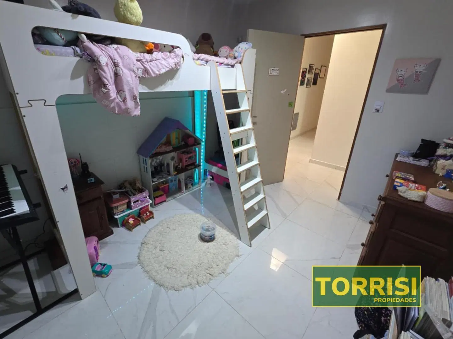 CASA 200m2 5amb LOTE PROP TERR PATIO COCH YAPEYÚ 500 ALMAGRO 5