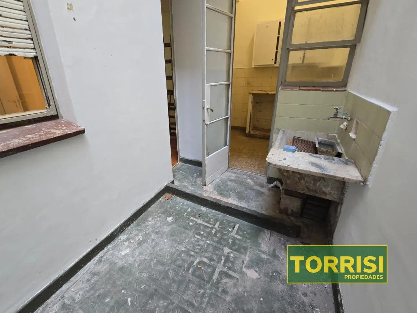 VENTA 4 AMB C/PATIO 66 m2 - PERON 1400 - SAN NICOLAS 4