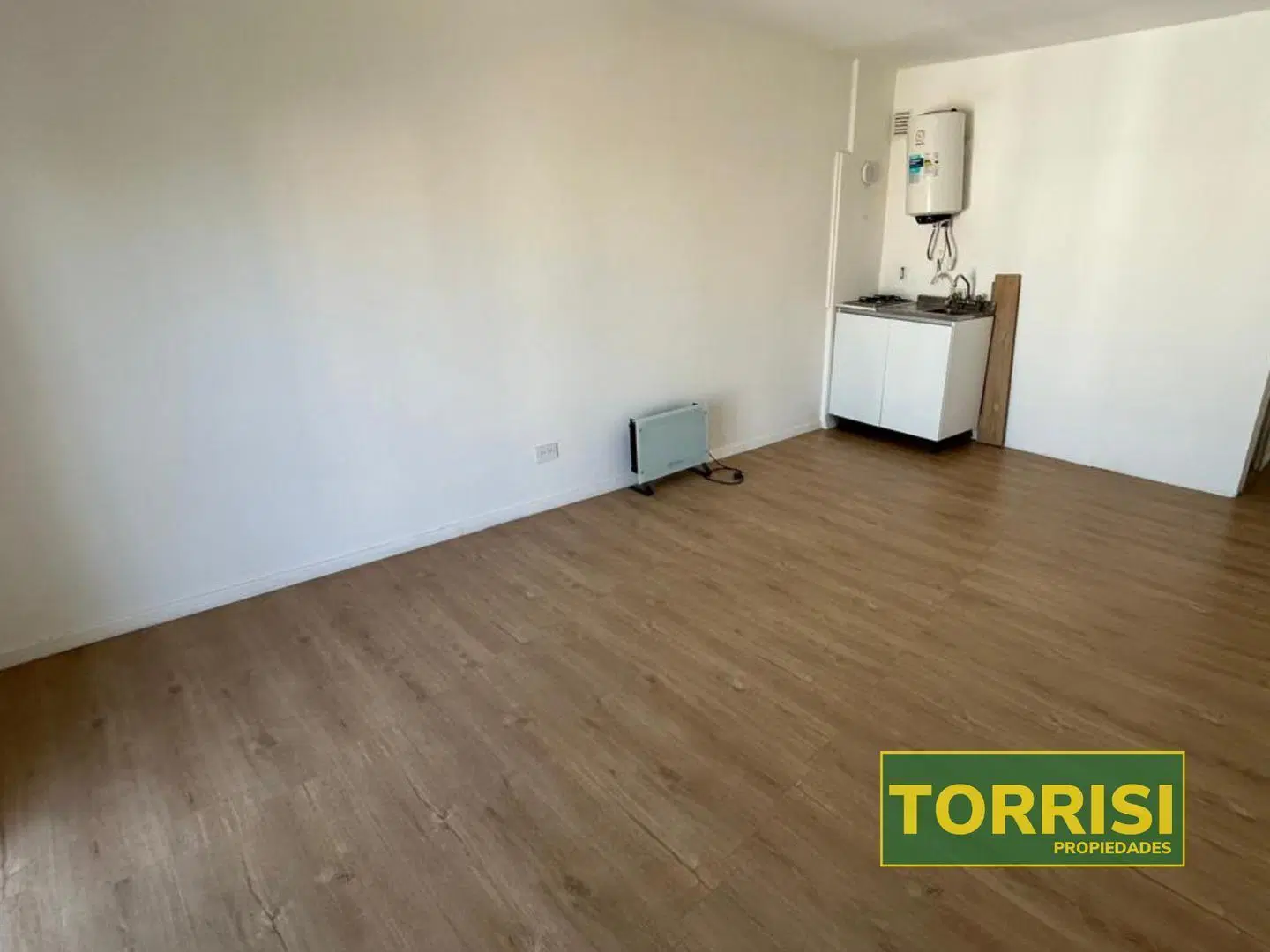 ALQUILER 1 AMB C/BALCÓN 28m2 - EE UU 1400 - CONSTITUCIÓN 3