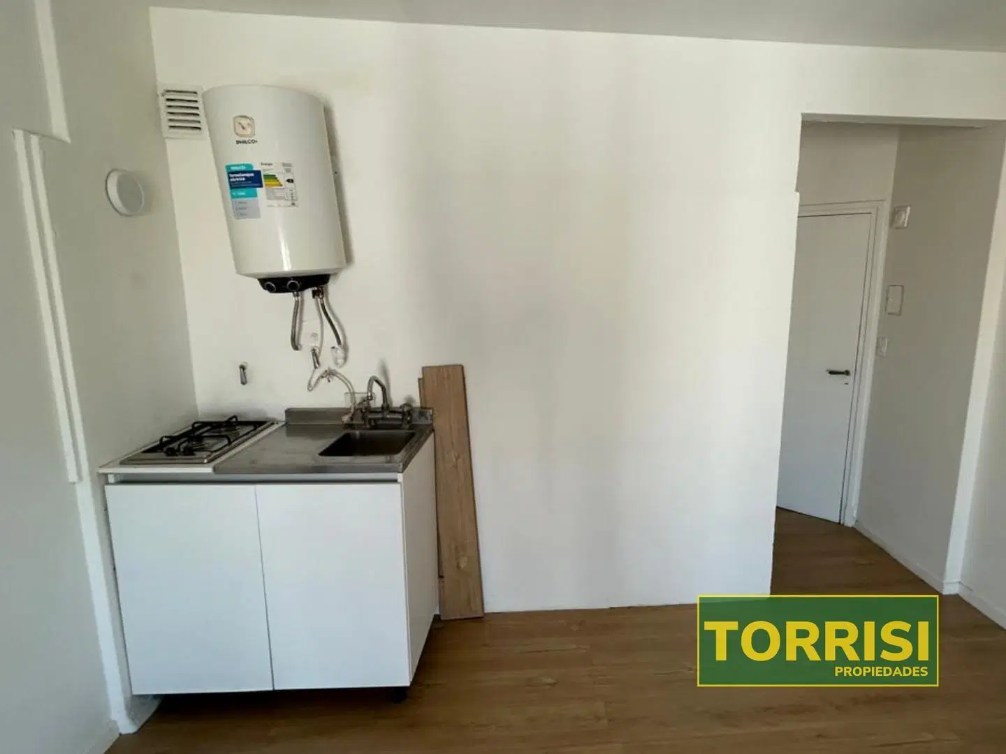 ALQUILER 1 AMB C/BALCÓN 28m2 - EE UU 1400 - CONSTITUCIÓN 4