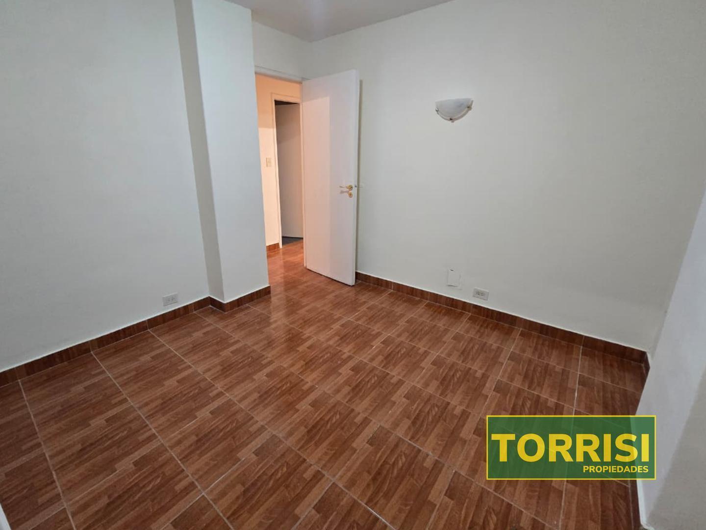 Foto de VENTA 4 AMB C/PATIO 66 m2 - PERON 1400 - SAN NICOLAS, imagen 3