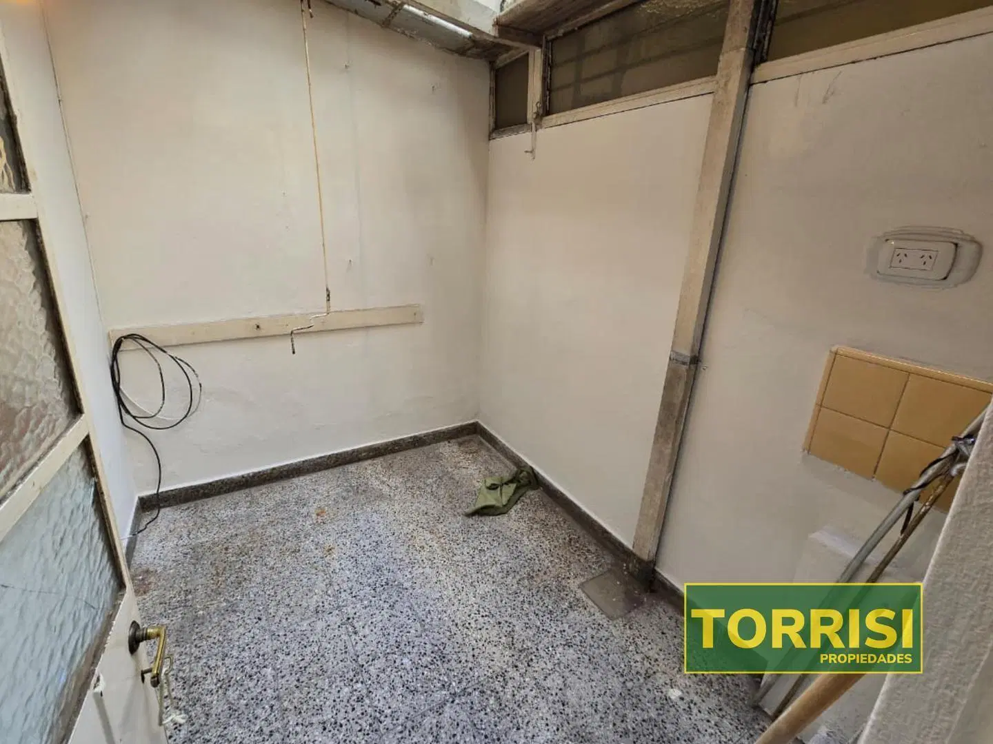 VENTA TIPO PH 3AMB C/PATIO 77M2 ESCALADA 1700 P. AVELLANEDA 5