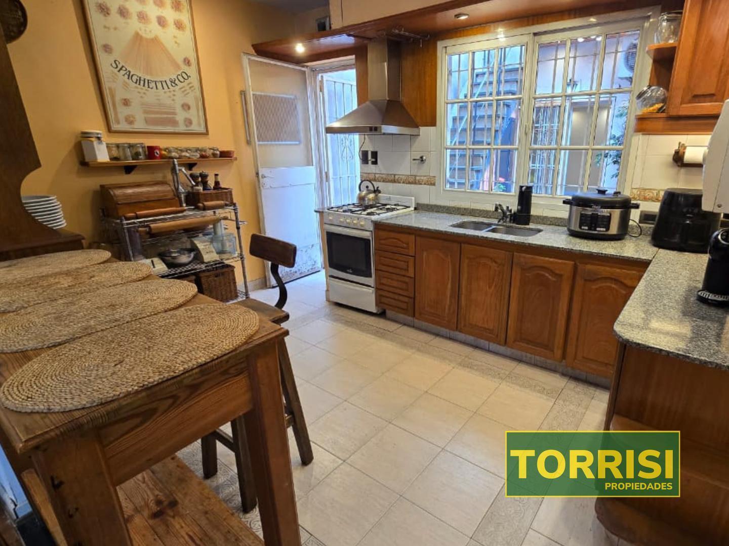 Foto de VENTA CASA 5AMB 220m2 TERRAZA QUINCHO LOTE PROP NUMANCIA 400, imagen 5