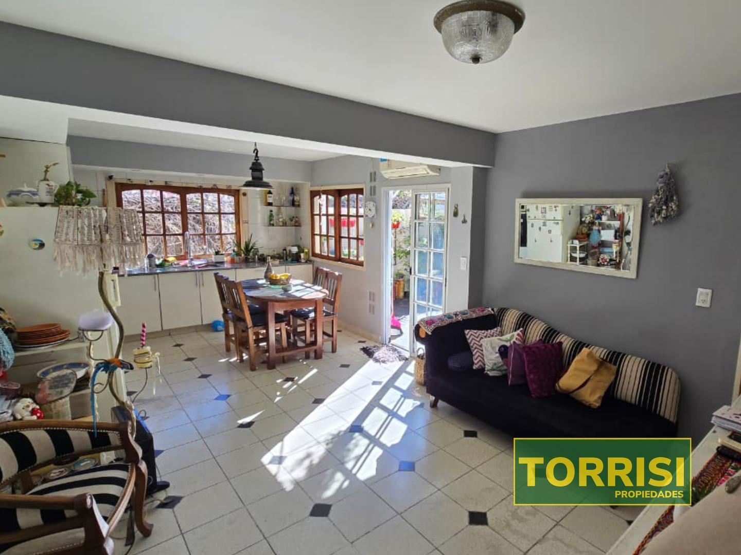 Foto de VENTA CASA MULTIFAMILIAR 180m2 - DTO 3AMB + DTO 4AMB, imagen 4