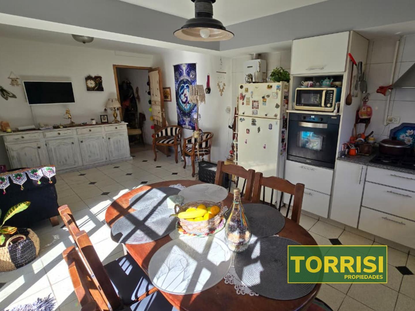 Foto de VENTA CASA MULTIFAMILIAR 180m2 - DTO 3AMB + DTO 4AMB, imagen 1