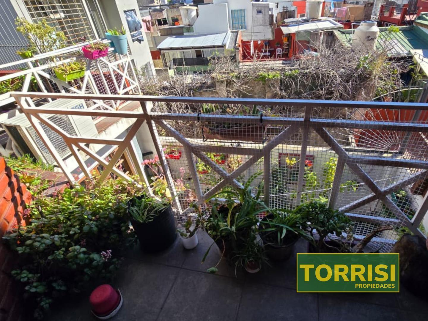Foto de VENTA PH MULTIFAMILIAR 180m2 - DTO 3AMB + DTO 4AMB, imagen 2