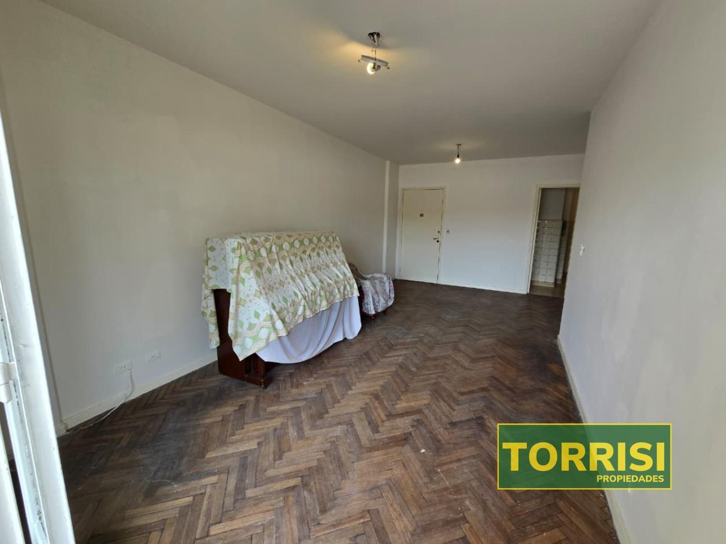 Foto de VENTA 4AMB 77M2 C/ BAL Y DEP. - AV.RIVADAVIA 4200 CABALLITO, imagen 4