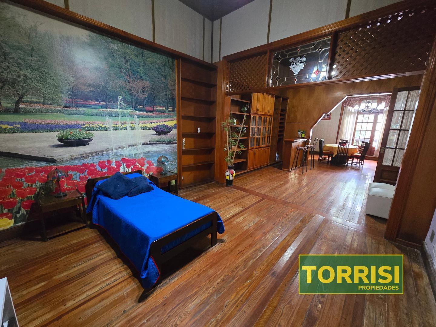 Foto de VENTA - 5 AMB PH C/PATIO Y COCHERA/LOCAL - CAMPICHUELO 300, imagen 3