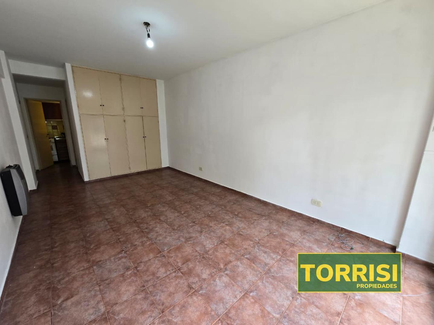 Foto de VENTA - 1 AMB C/BALCÓN 34m2 - AVELLANEDA 170 - CABALLITO, imagen 1
