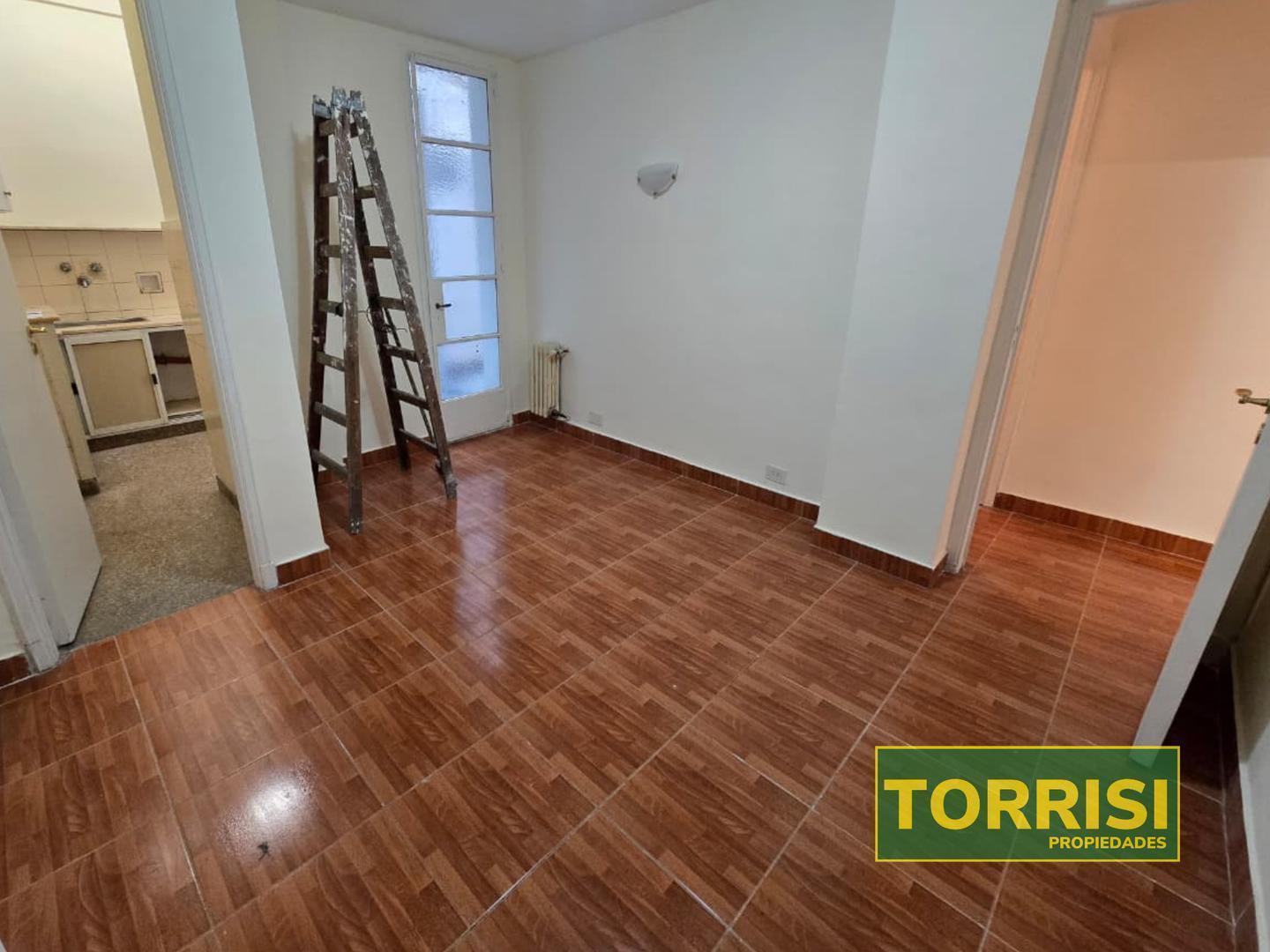 Foto de VENTA 4 AMB C/PATIO 66 m2 - PERON 1400 - SAN NICOLAS, imagen 4