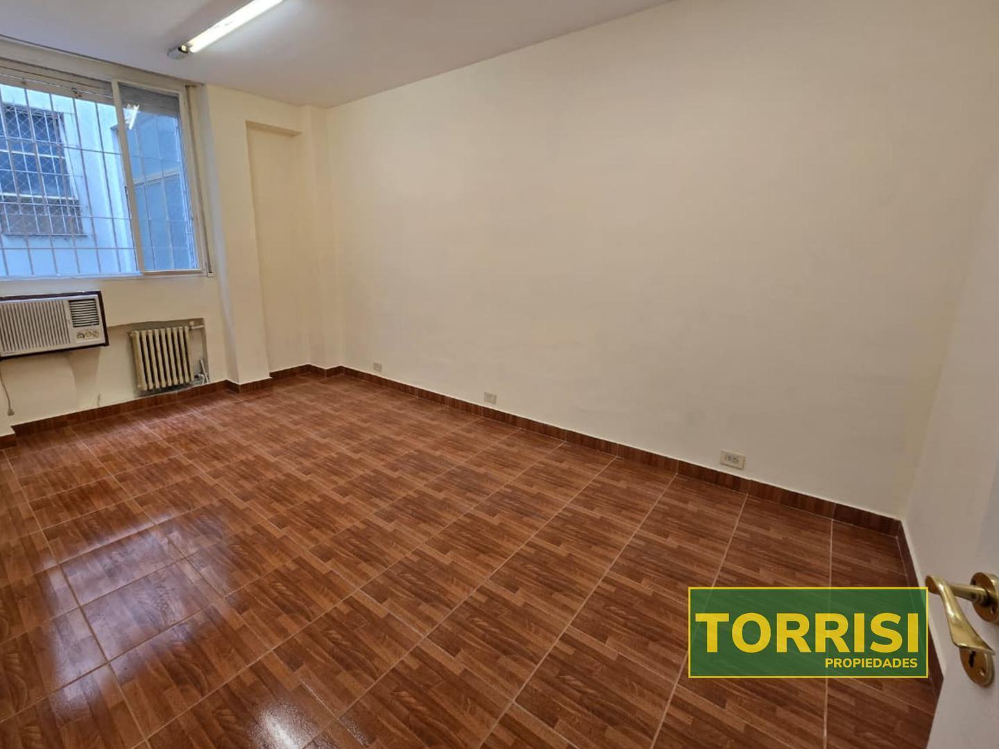Foto de VENTA 4 AMB C/PATIO 66 m2 - PERON 1400 - SAN NICOLAS, imagen 1
