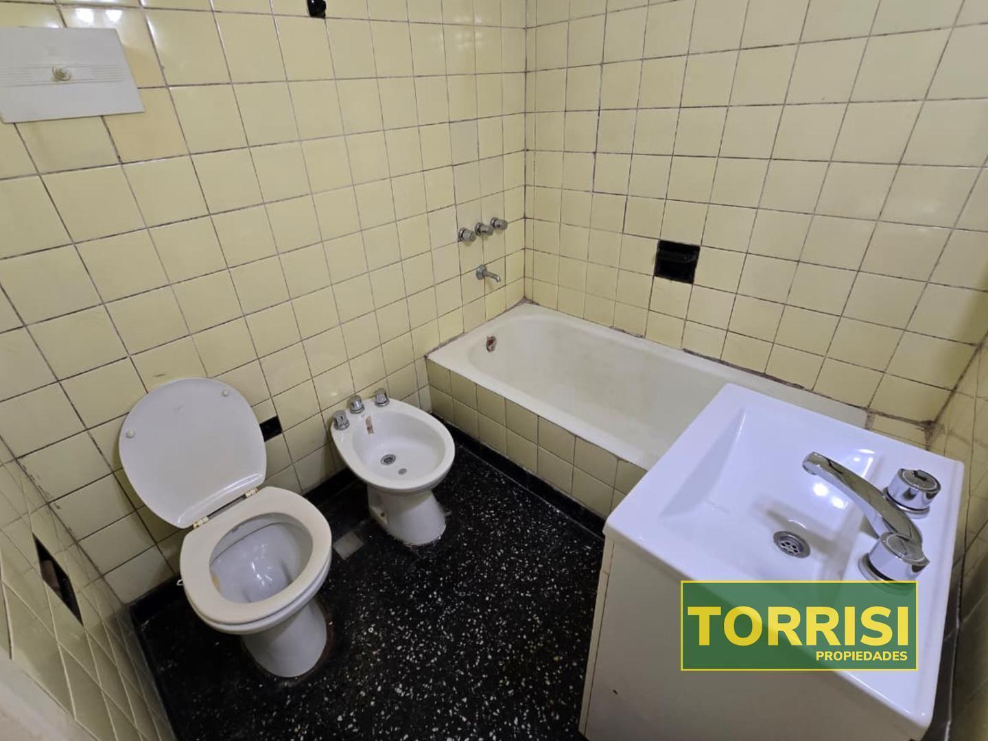 Foto de VENTA TIPO PH 3AMB C/PATIO 77M2 ESCALADA 1700 P. AVELLANEDA, imagen 3