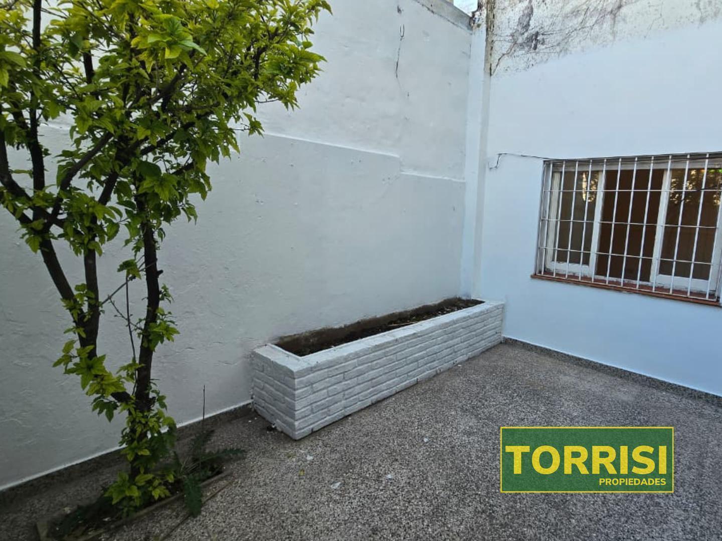 Foto de VENTA TIPO PH 3AMB C/PATIO 77M2 ESCALADA 1700 P. AVELLANEDA, imagen 2