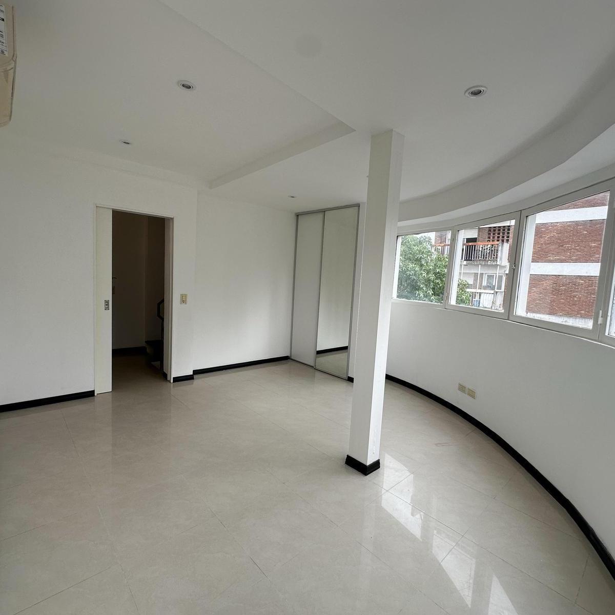 Foto de Oportunidad! Excelente Triplex 90 m² totales c/ terraza propia APTO, imagen 3