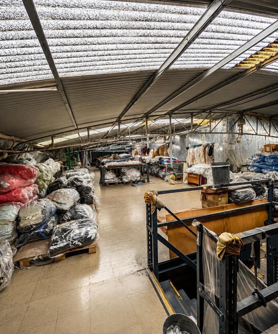 Foto de Oportunidad industrial en monte castro/Galpón 1200 metros en venta y, imagen 2