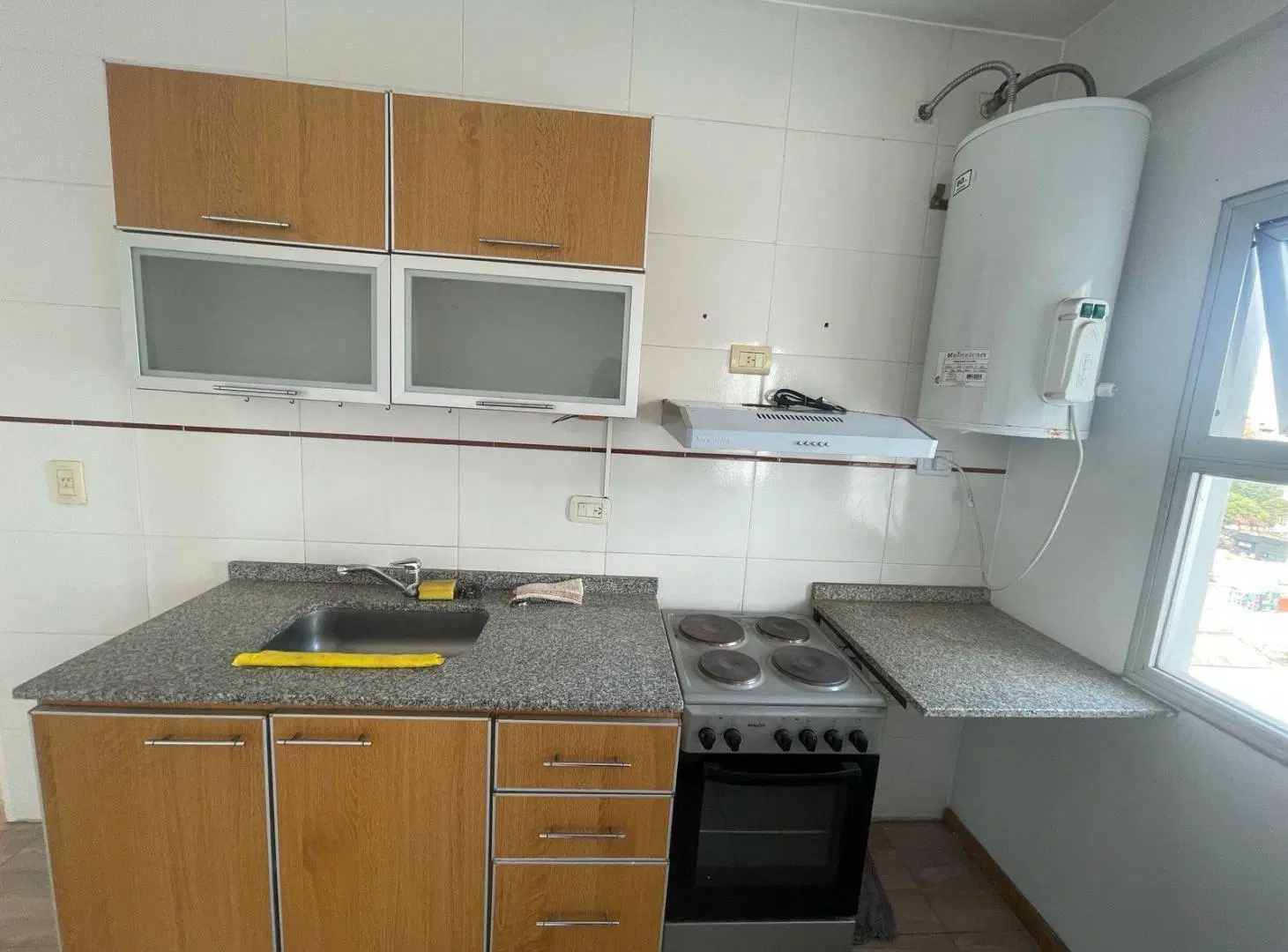 Departamento en Monte Castro 4