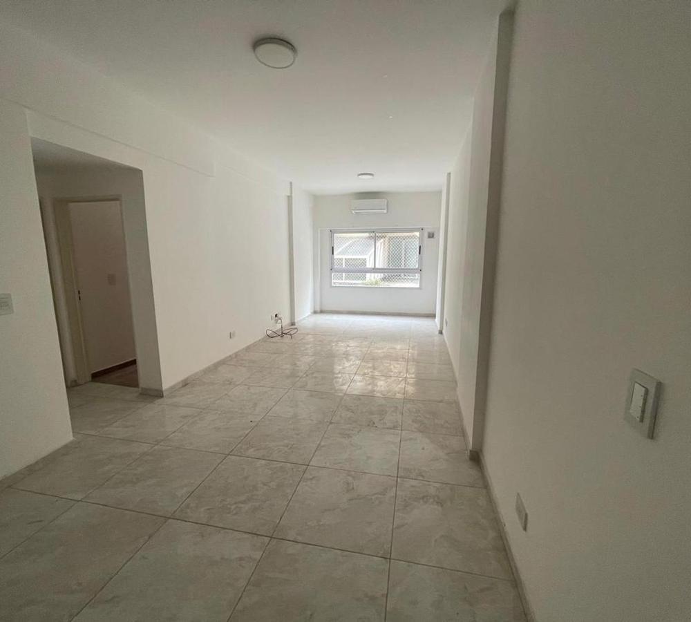 Foto de VENTA - DEPARTAMENTO 2 AMBIENTES- FLORESTA, imagen 1