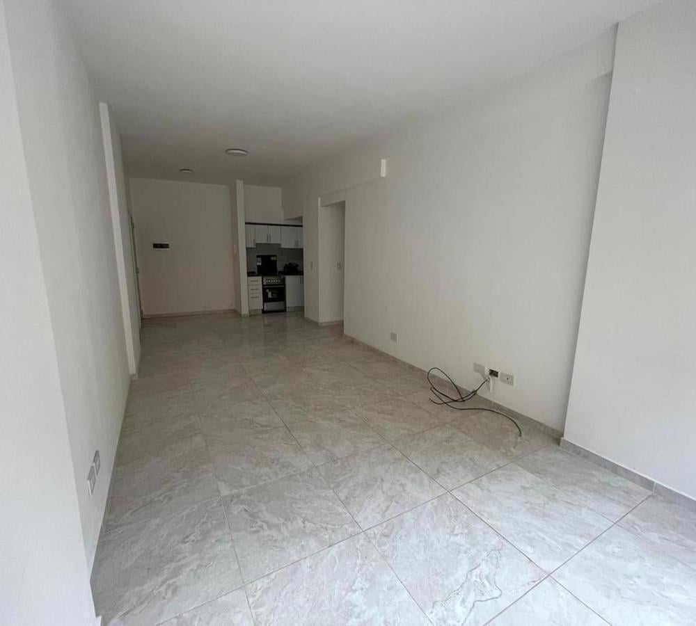 Foto de VENTA - DEPARTAMENTO 2 AMBIENTES- FLORESTA, imagen 3