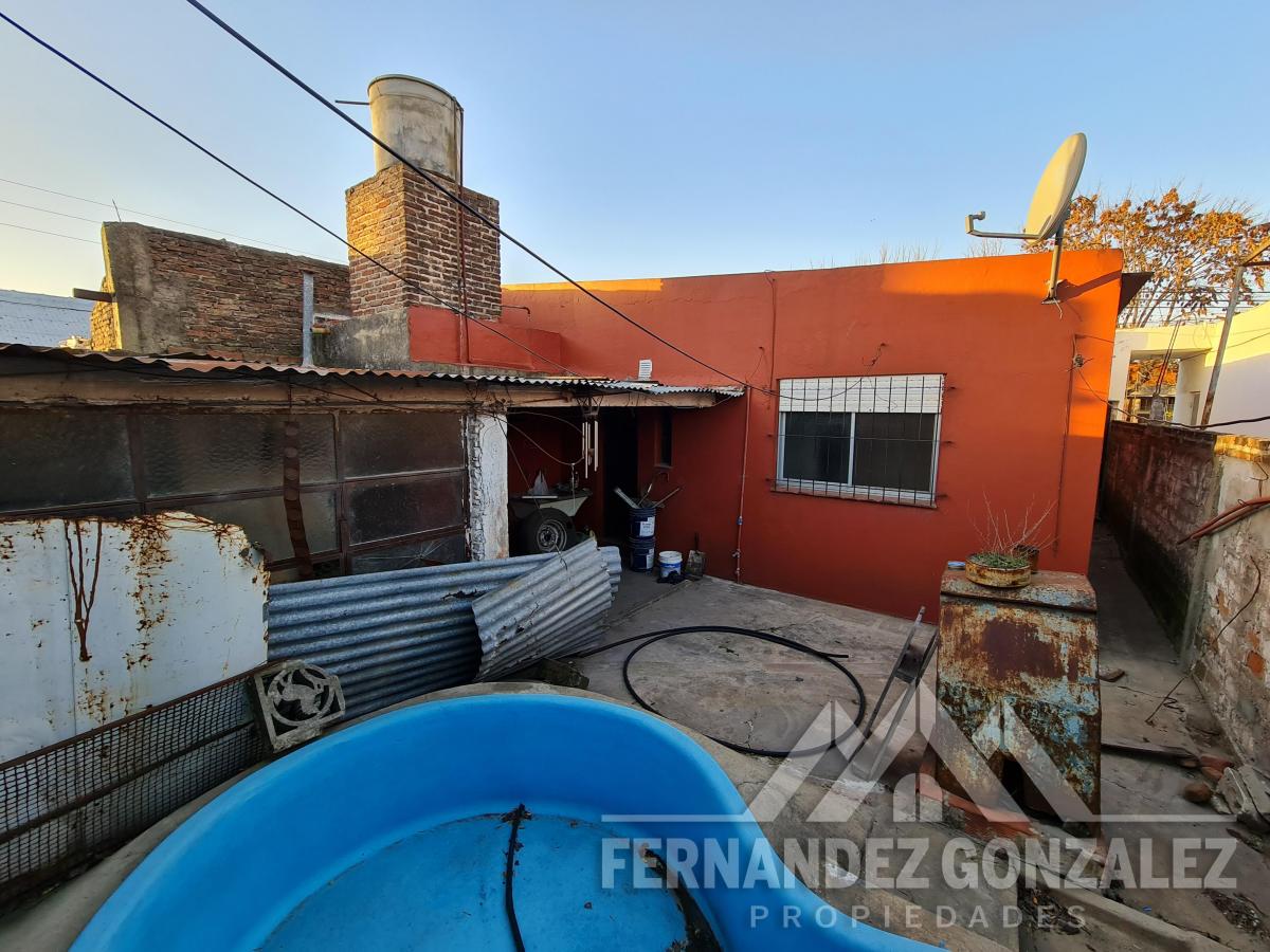 Casa de 3 Amb con Entrada de Auto, Jardín y Patio. 5