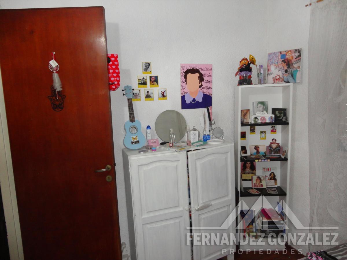 PH de 3 ambientes, independiente al frente con terraza.
