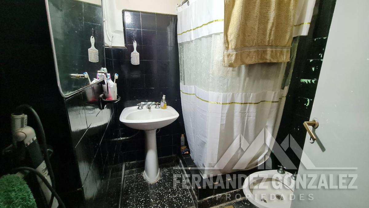 Foto de Casa sobre lote propio, de 3 Amb. con fondo y garage. Hermoso Barrio, imagen 5
