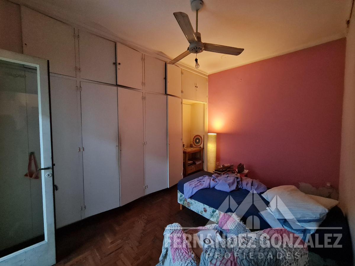 Foto de Lote con 3 casas en bloque con fondo a Mts. de Av. Alsina, imagen 2