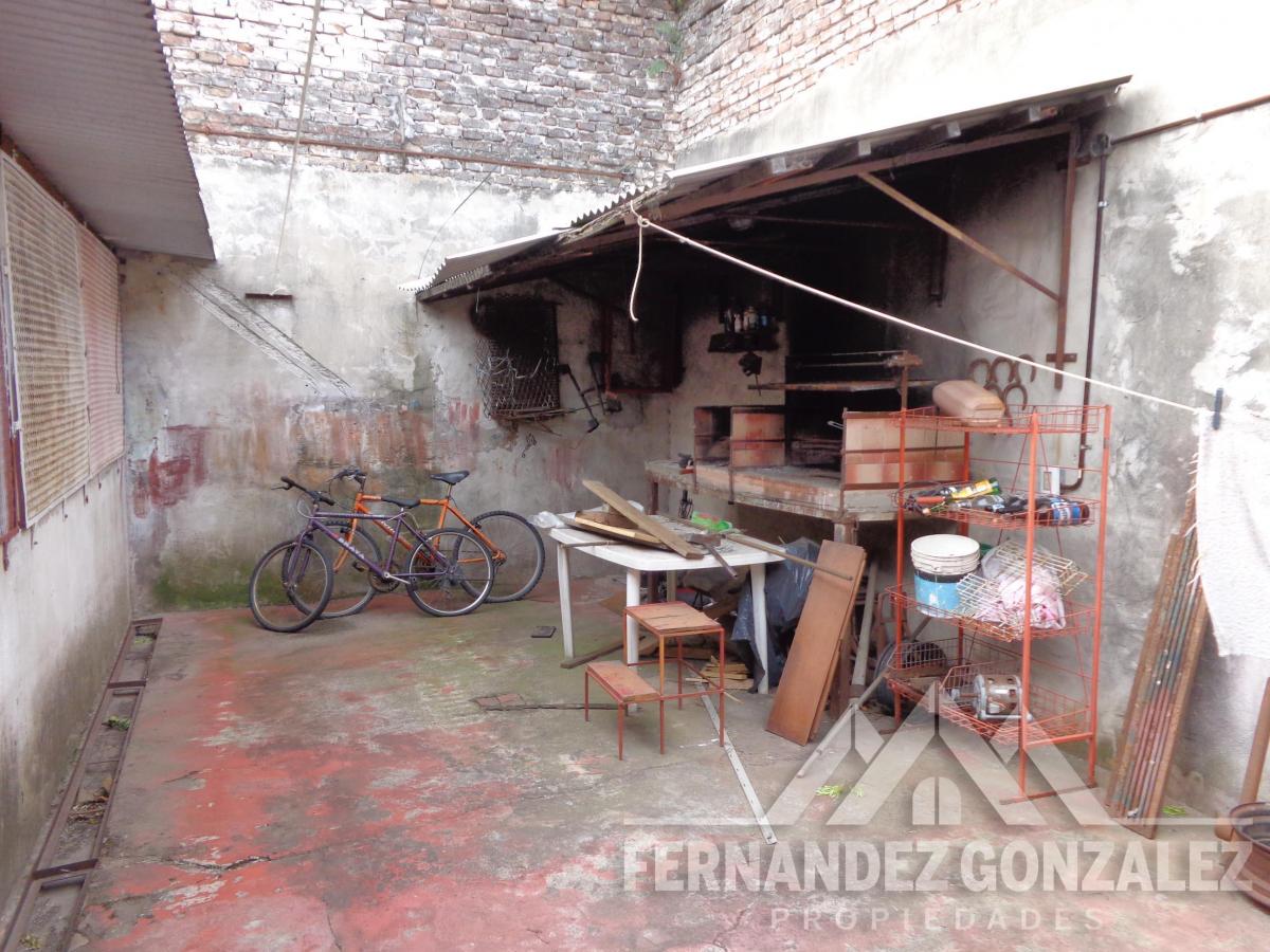 Foto de Venta de Casa de 3 Amb. con 2 patios y garage. Venta directa., imagen 3