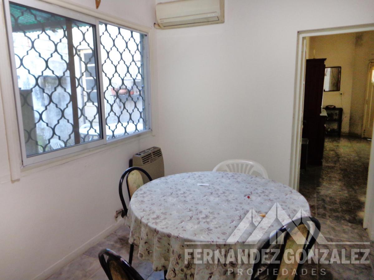 Foto de Venta de Casa de 3 Amb. con 2 patios y garage. Venta directa., imagen 5