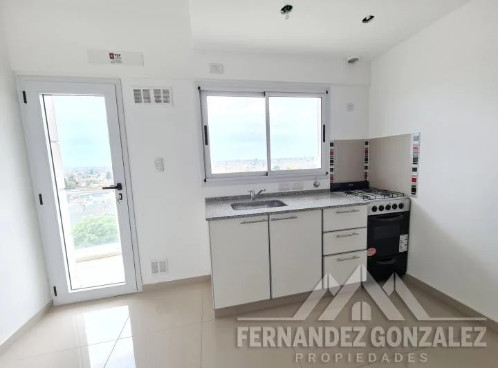 Departamento de 2 Amb. en alquiler, con cochera. SUM y piscina. Temperley 4