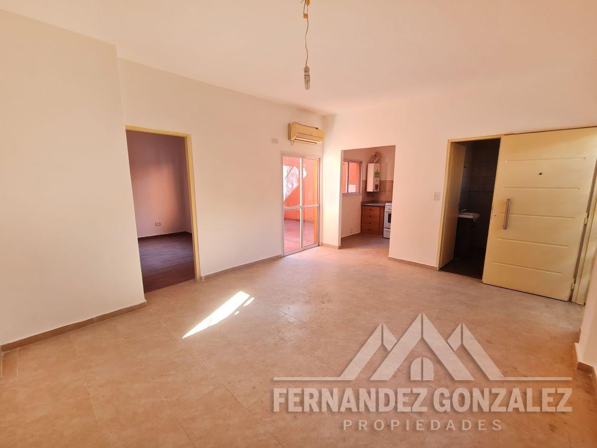 PH 2 Amb. a Nuevo con Patio en Banfield Este – Sin Expensas y Listo para Mudarse