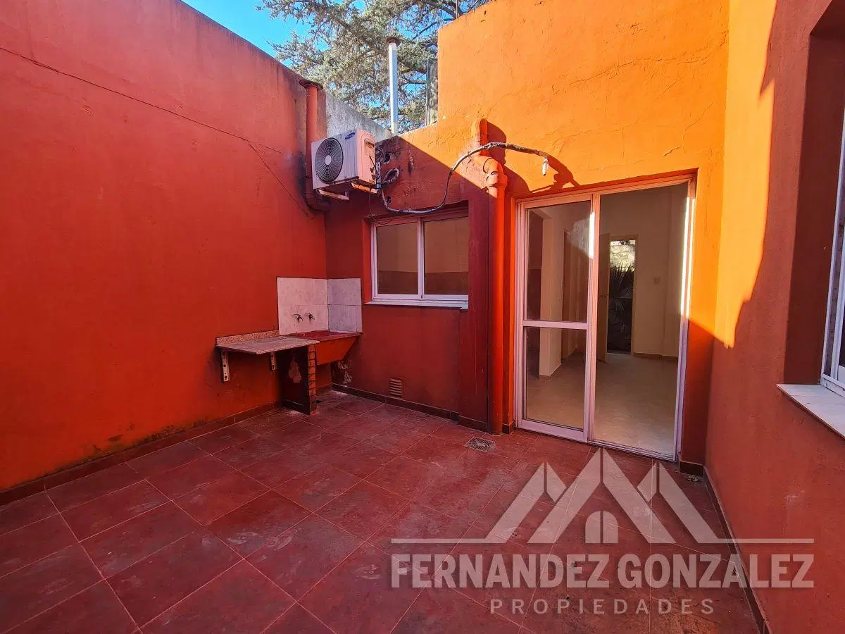 PH 2 Amb. a Nuevo con Patio en Banfield Este – Sin Expensas y Listo para Mudarse 4