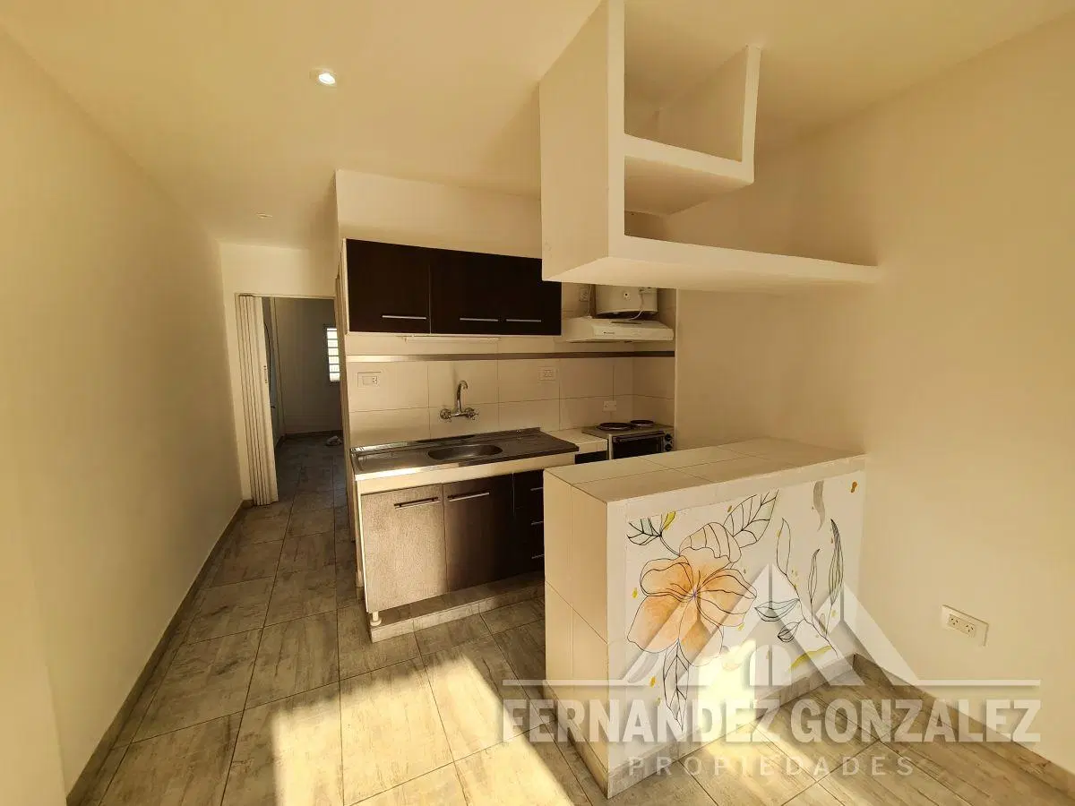 Alquiler de departamento en Banfield de 2 Amb. en excelente estado. Bajas expensas 3