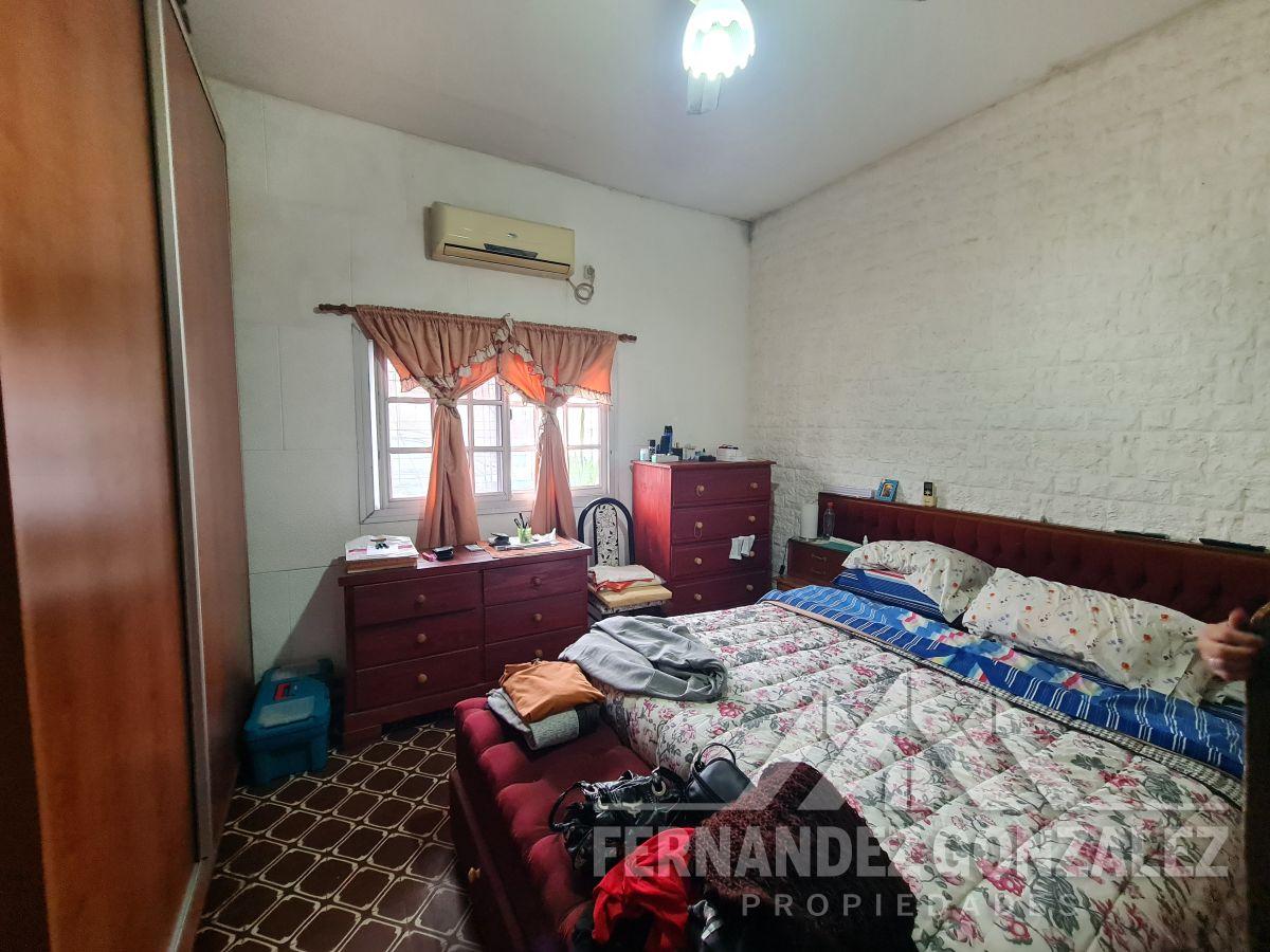 Foto de Casa sobre terreno de 200 m² con 2 dormitorios en venta en San José, imagen 2