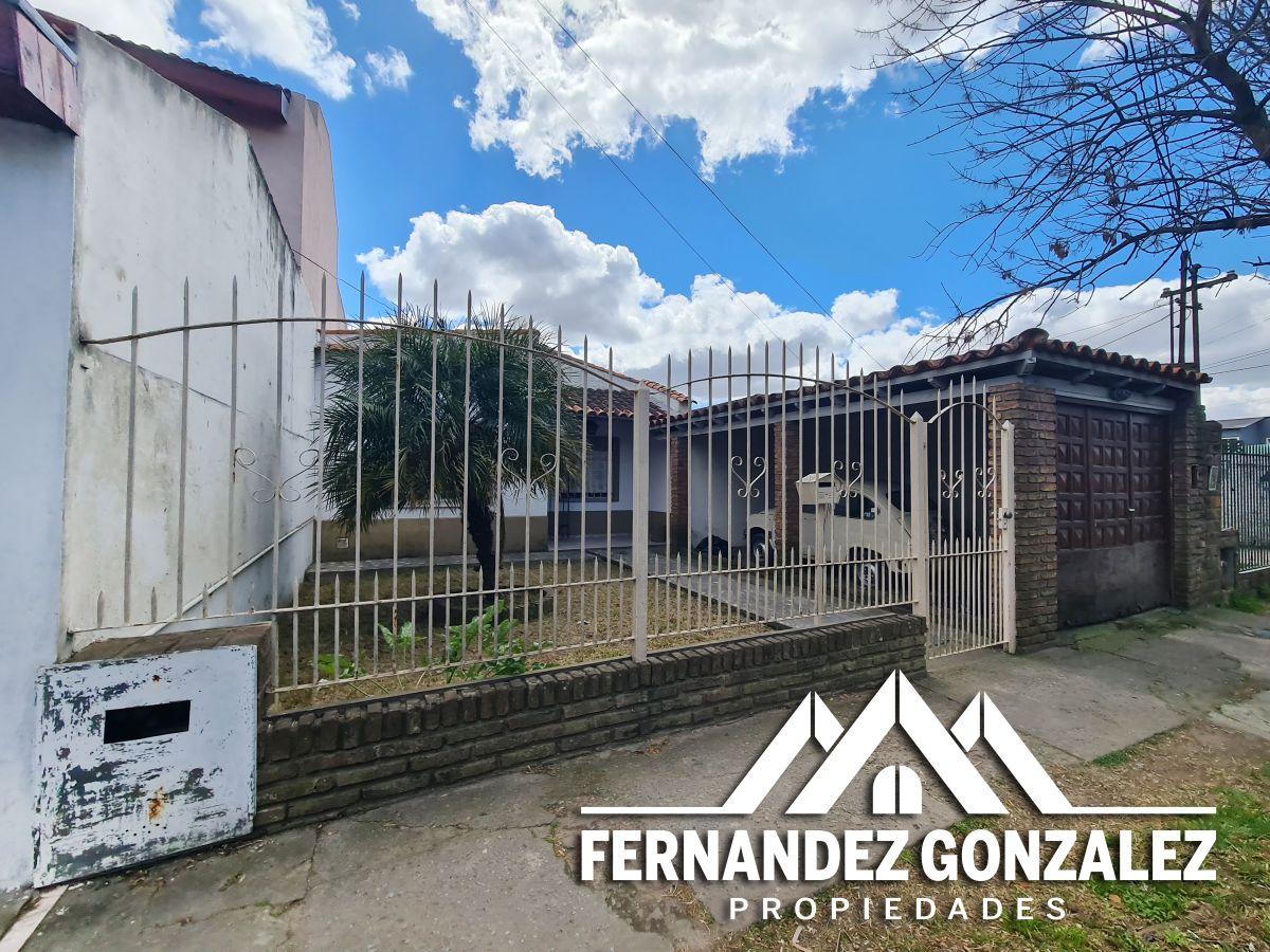 Foto de Casa de 105 m² con 2 dormitorios, entrada de auto y fondo libre en, imagen 1