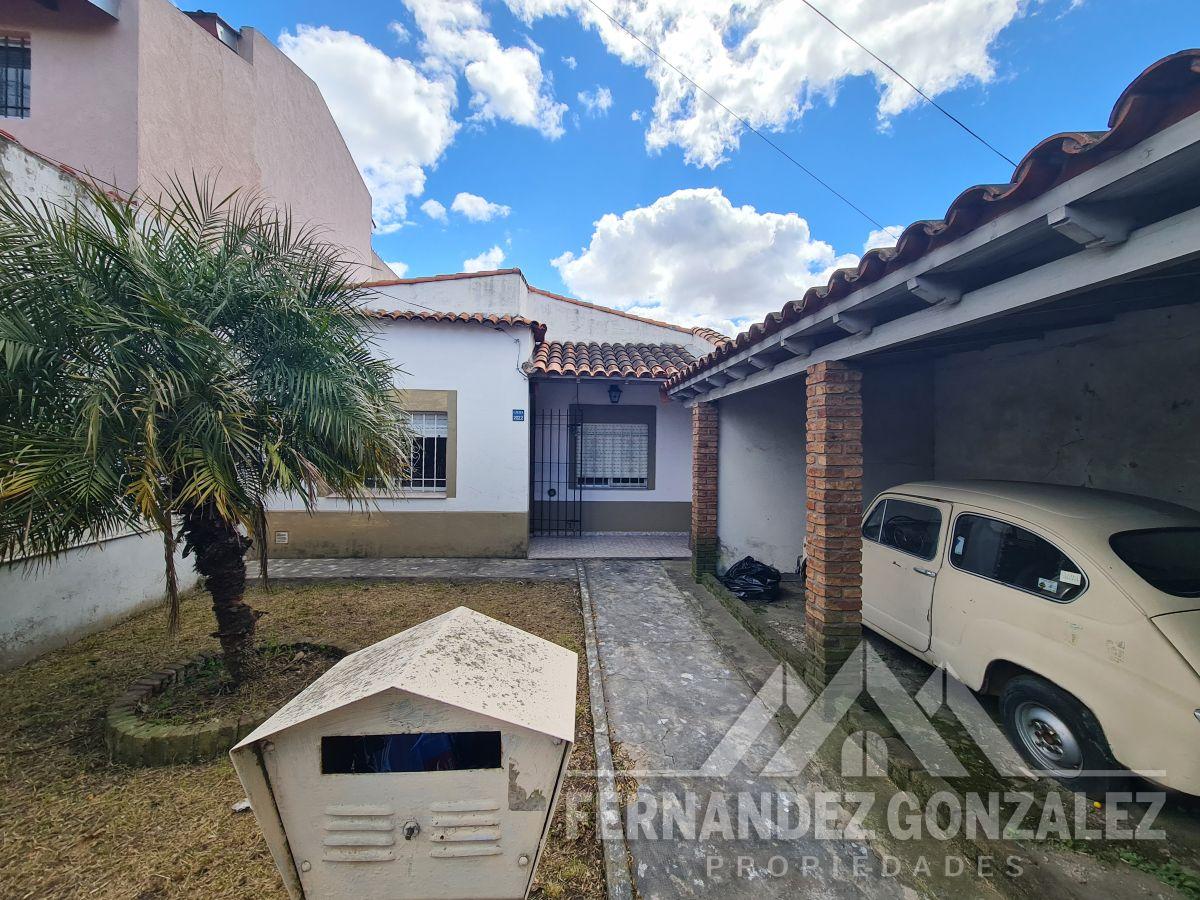 Foto de Casa de 105 m² con 2 dormitorios, entrada de auto y fondo libre en, imagen 4