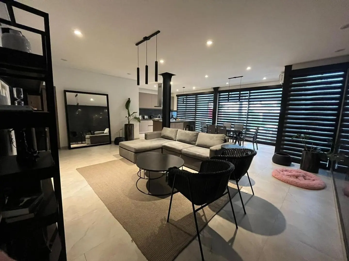 EXCELENTE PH 4 AMBIENTES + JARDIN Y PILETA!! 5