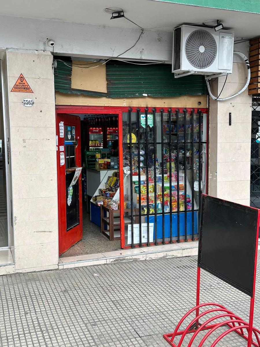 Local Vía Pública con Vidriera Foco Comercial 5