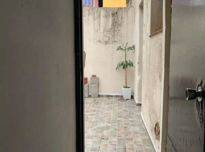 Casa en  Venta de 5 amb. en planta baja 1