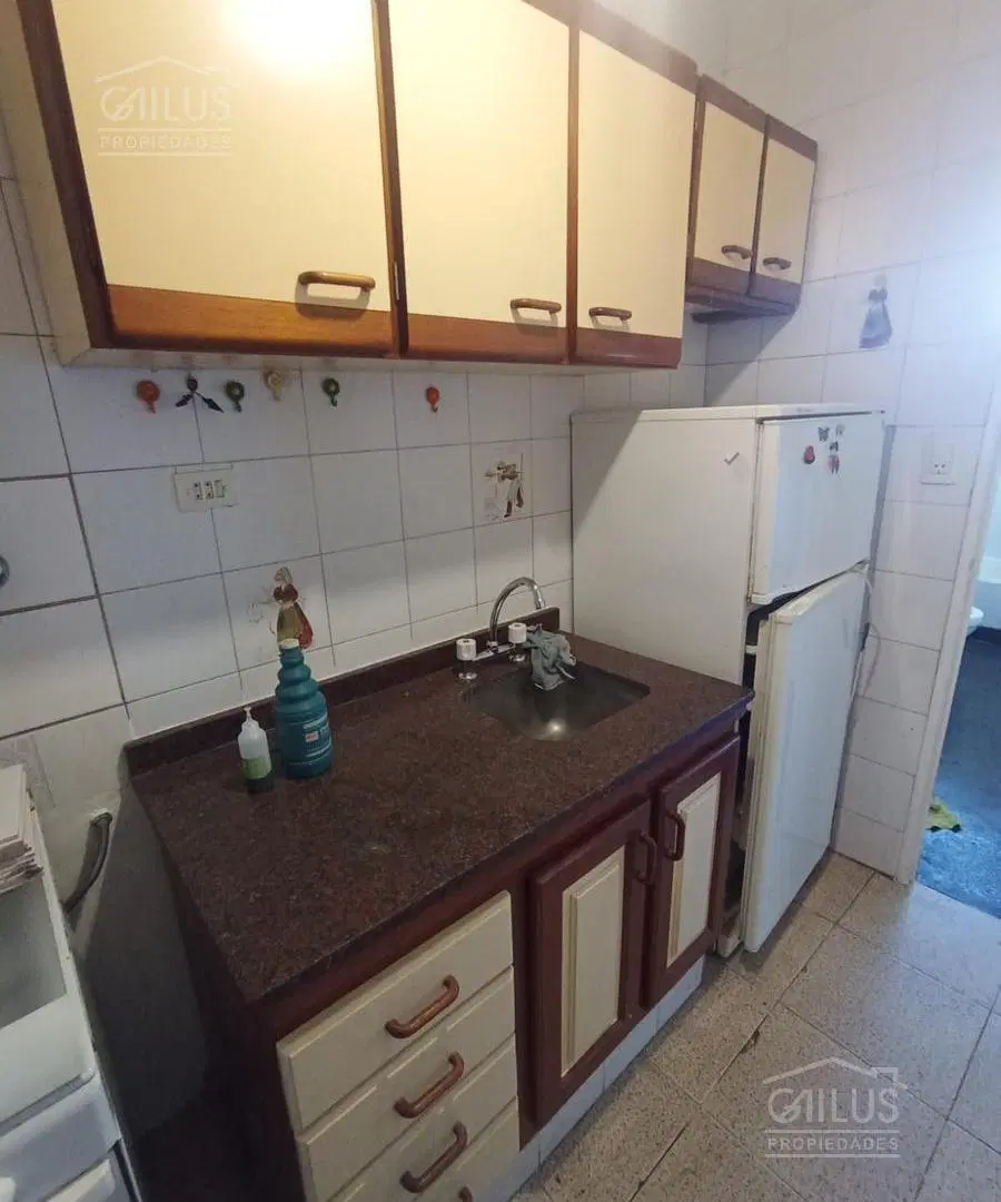Departamento en Venta en Almagro ( Hipólito Yrigoyen al 3300) de 3 Amb. 4
