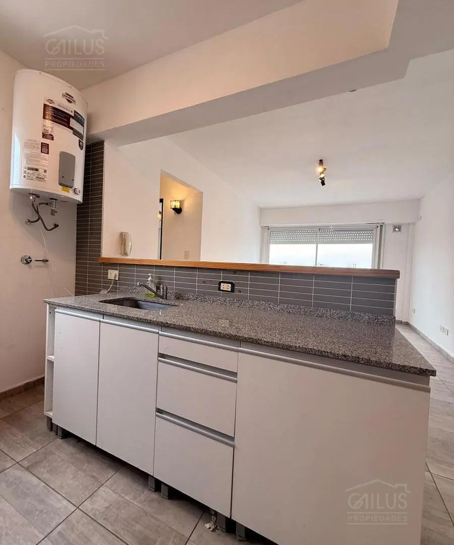 Departamento en Alquiler en Boedo (San Juan al 3600) de 2 Amb. 4