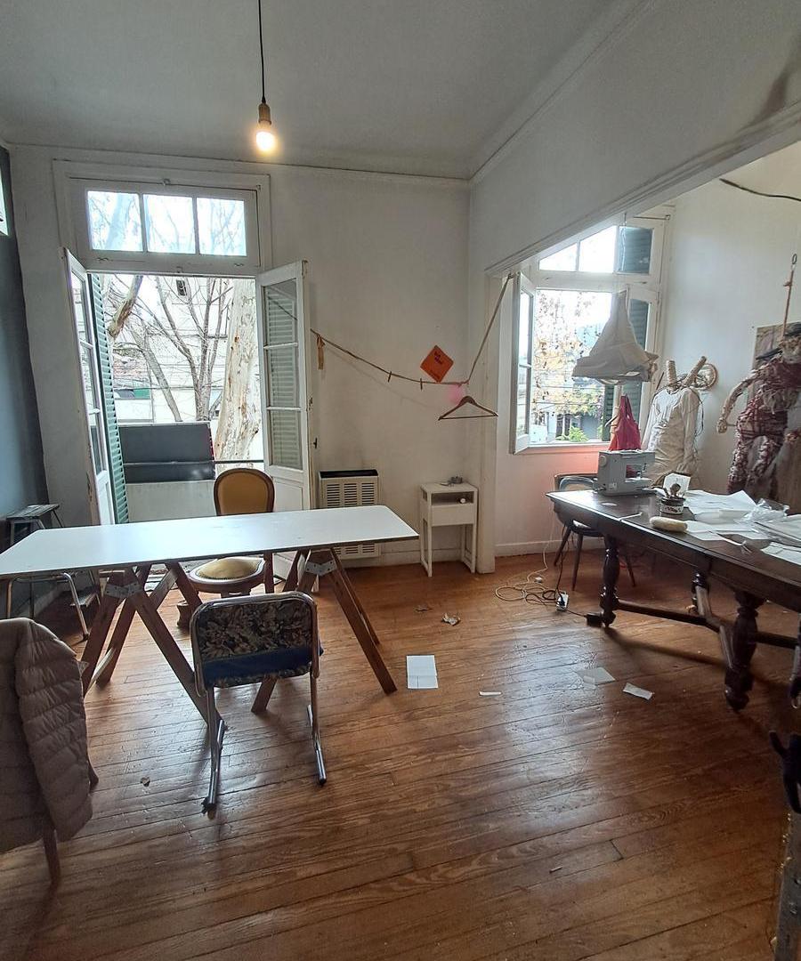 Foto de Departamento de 4 ambientes tipo ph con balcón en venta - Barracas, imagen 1