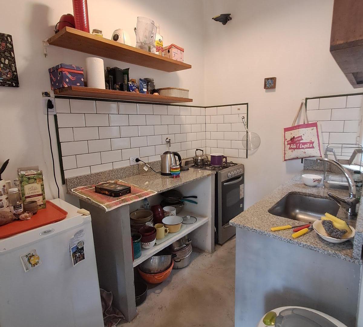 Foto de Departamento de 4 ambientes tipo ph con balcón en venta - Barracas, imagen 3