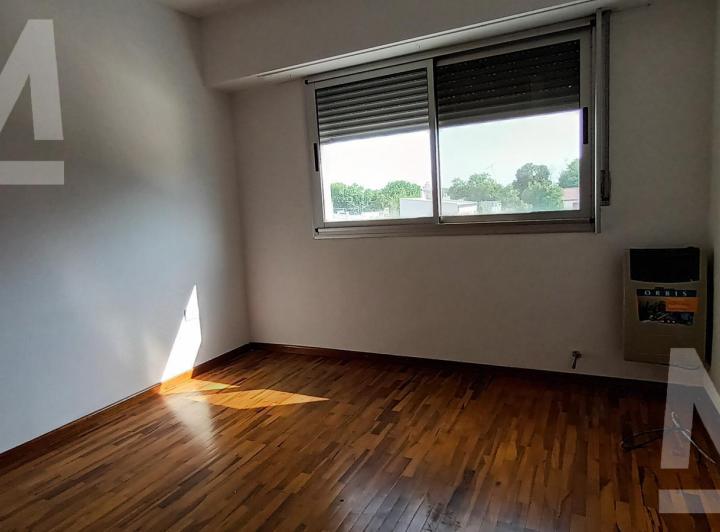 Departamento moderno y luminoso sobre avenida 5