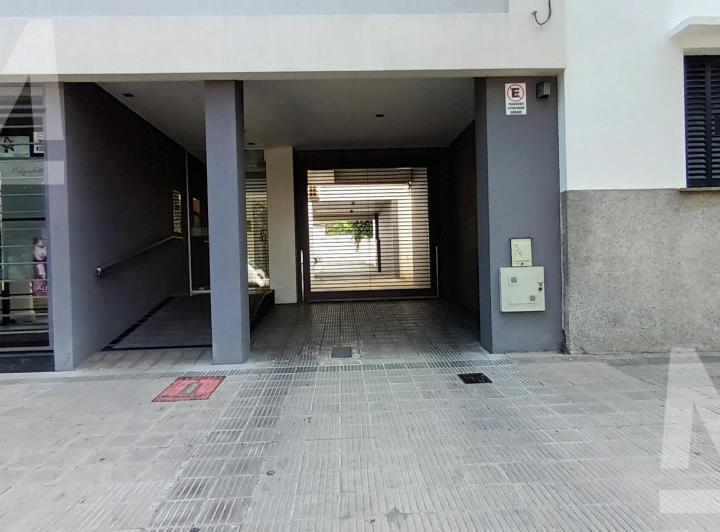 Departamento moderno y luminoso sobre avenida 2