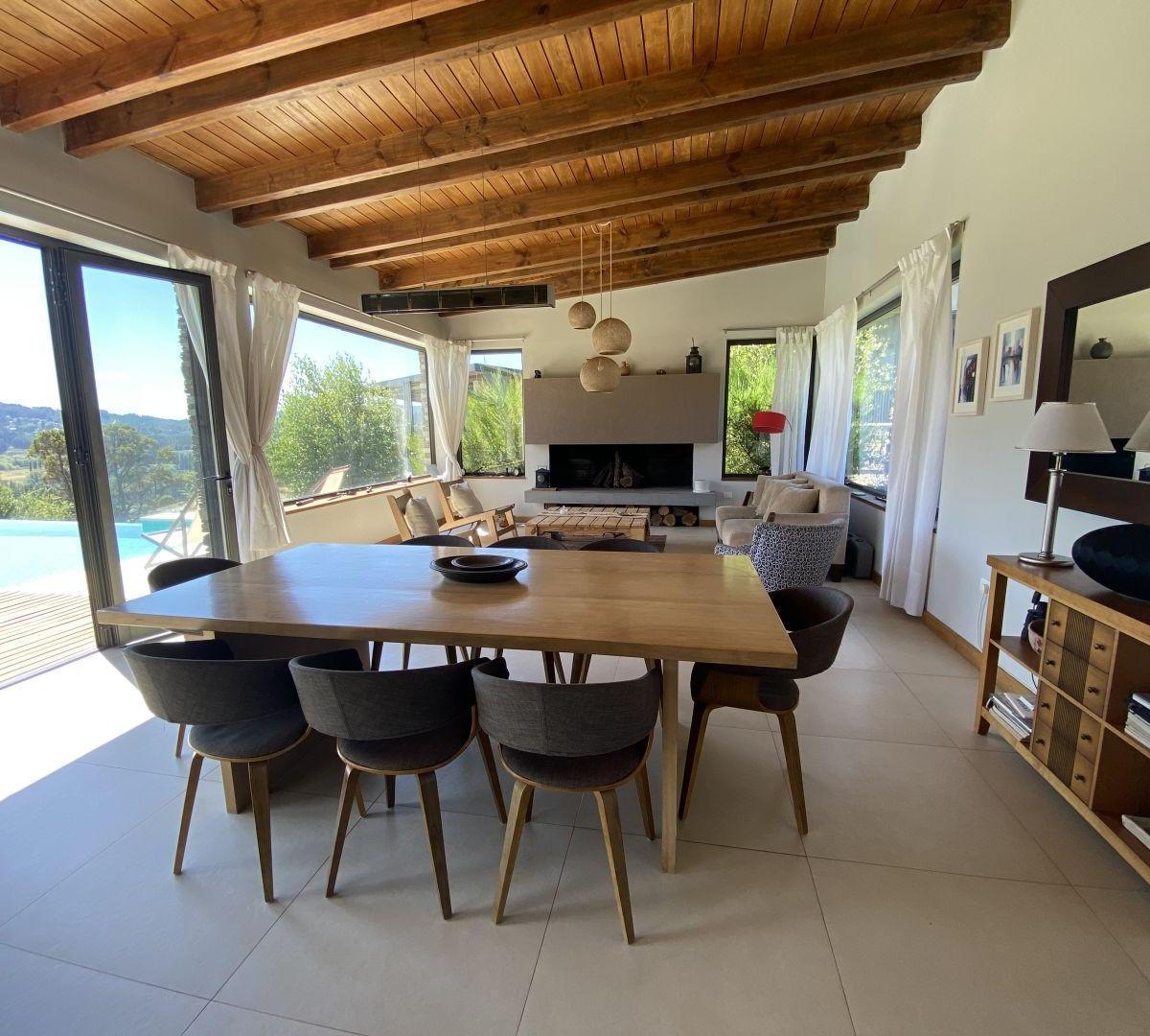 Increible Casa en Venta de 3 Dorm. San Martin de Los Andes con Pileta 1