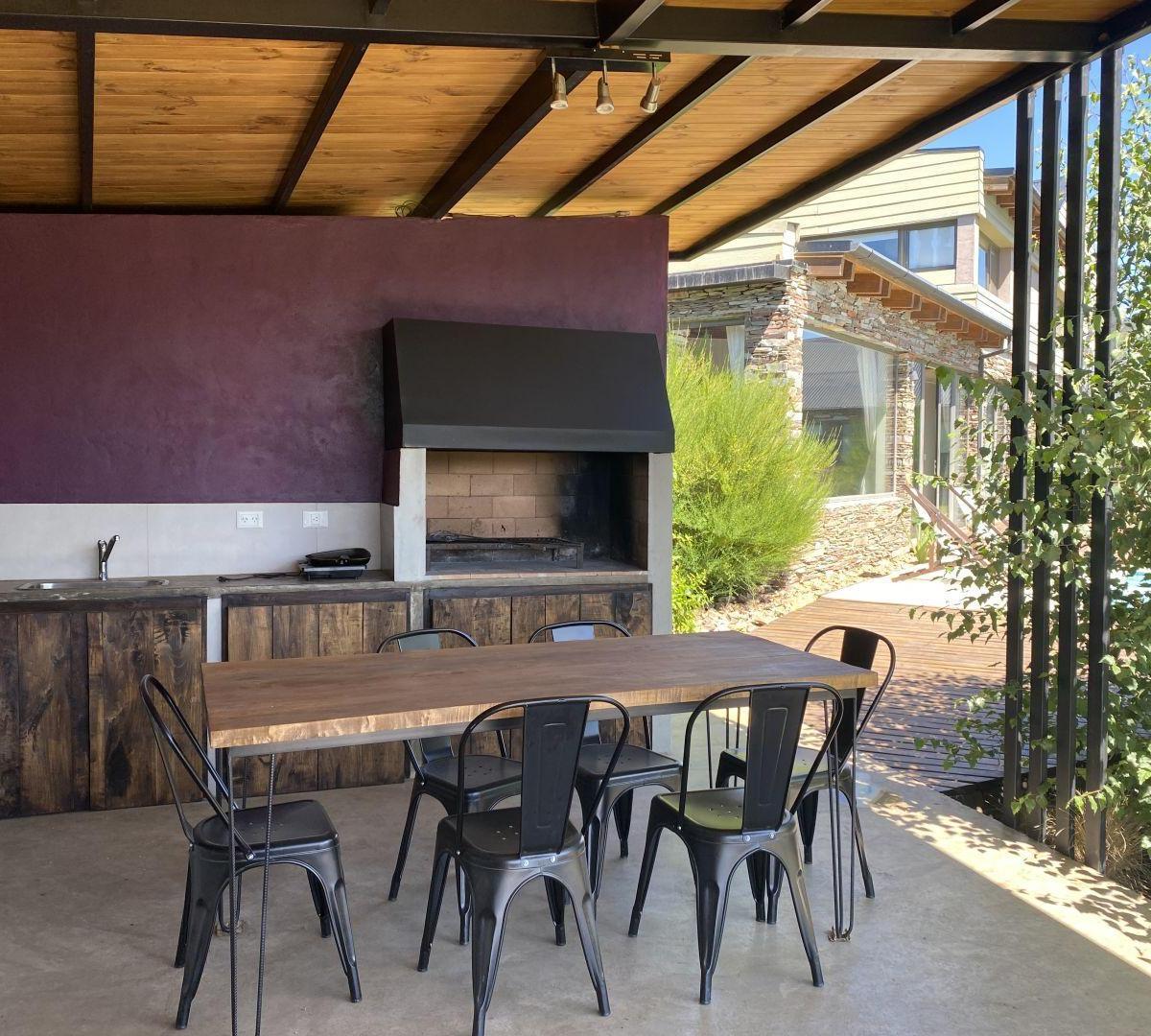 Increible Casa en Venta de 3 Dorm. San Martin de Los Andes con Pileta 3