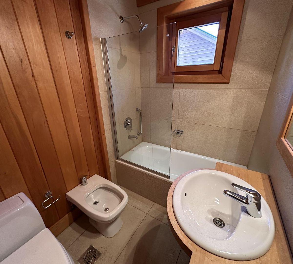 Casa en Venta en San Martín de Los Andes, Mansión de Lujo con Muelle Privado en 3