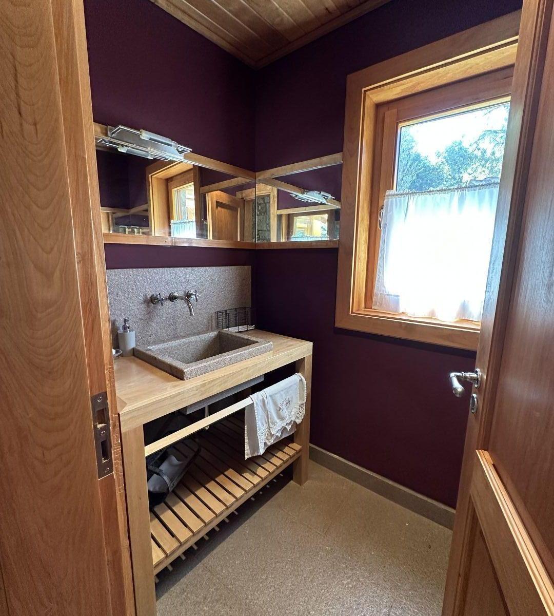Casa en Venta en San Martín de Los Andes, Mansión de Lujo con Muelle Privado en 1