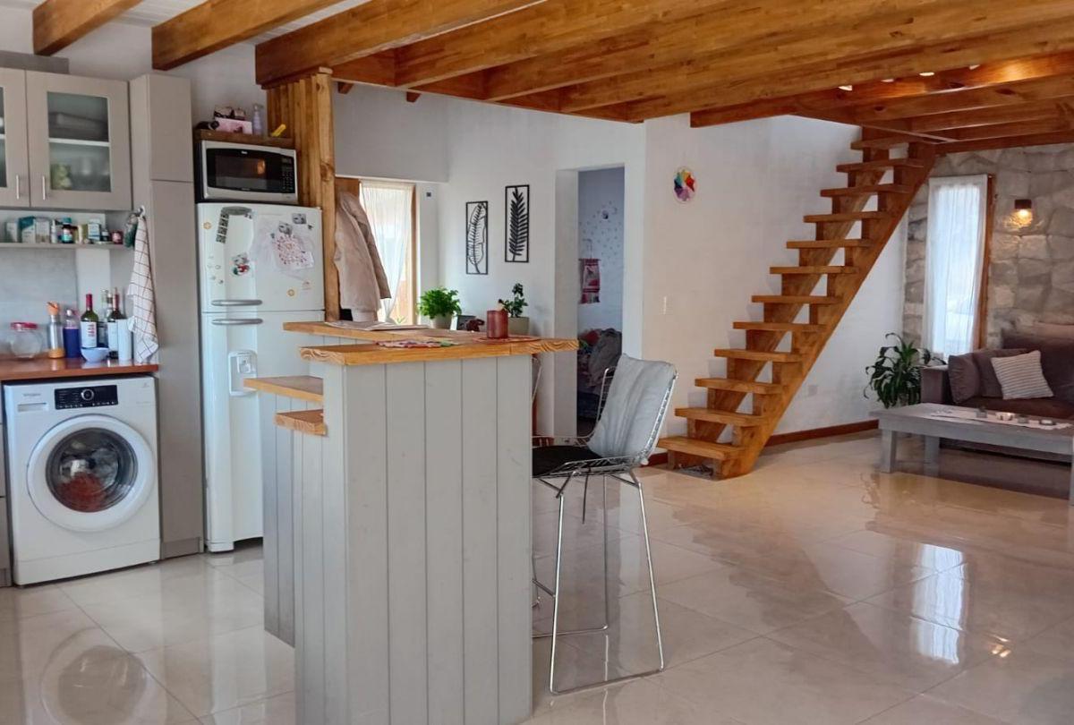 Casa en Venta de 3 Dorm. en San Martín de Los Andes, Barrio Los Coirones 2