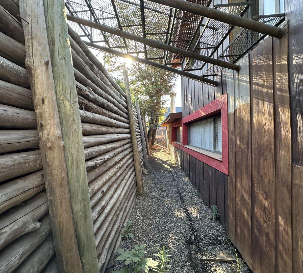 Casa en Venta de 4 Dorm. en San Martín de Los Andes en El Barrio Kaleuche 5